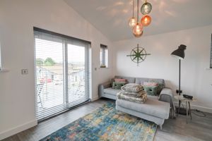 Photo 17- click for photo gallery